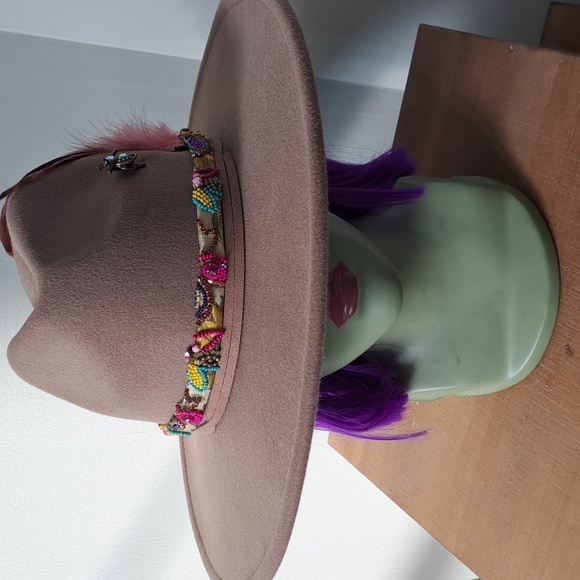 Upscaled Dark Tan American Eagle Wide Brim Feathered Hat With Bead Hatband - Picture 3 of 7